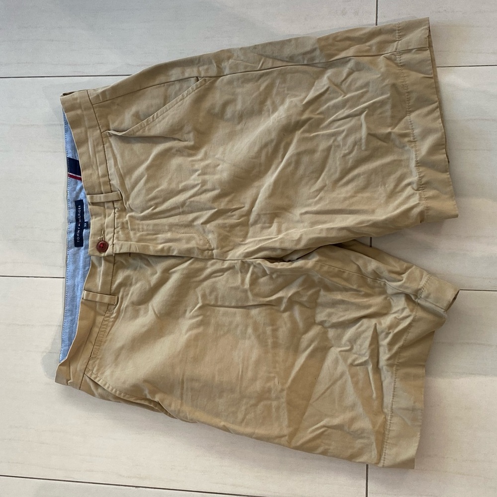 Tommy Hilfiger tan shorts - 33